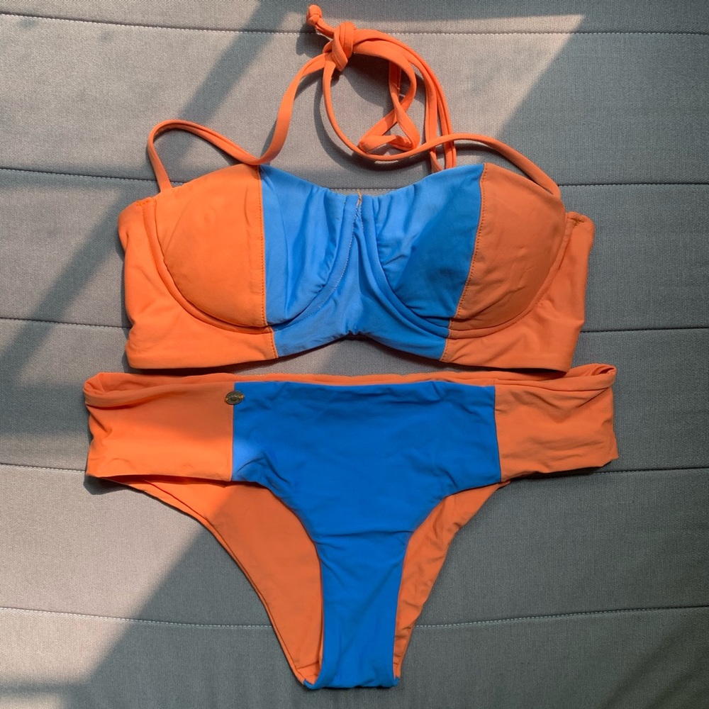 ❌SOLD❌Bright Orange & Blue Colorblock Bikini 🍊